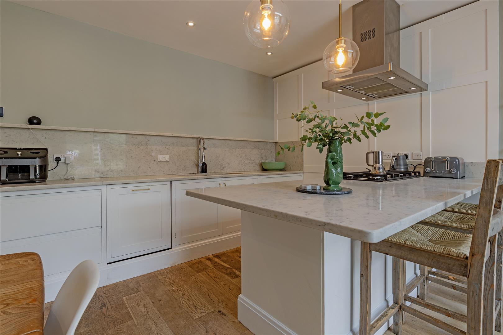 2, The Green, Bar Road, Baslow, DE45 1SF