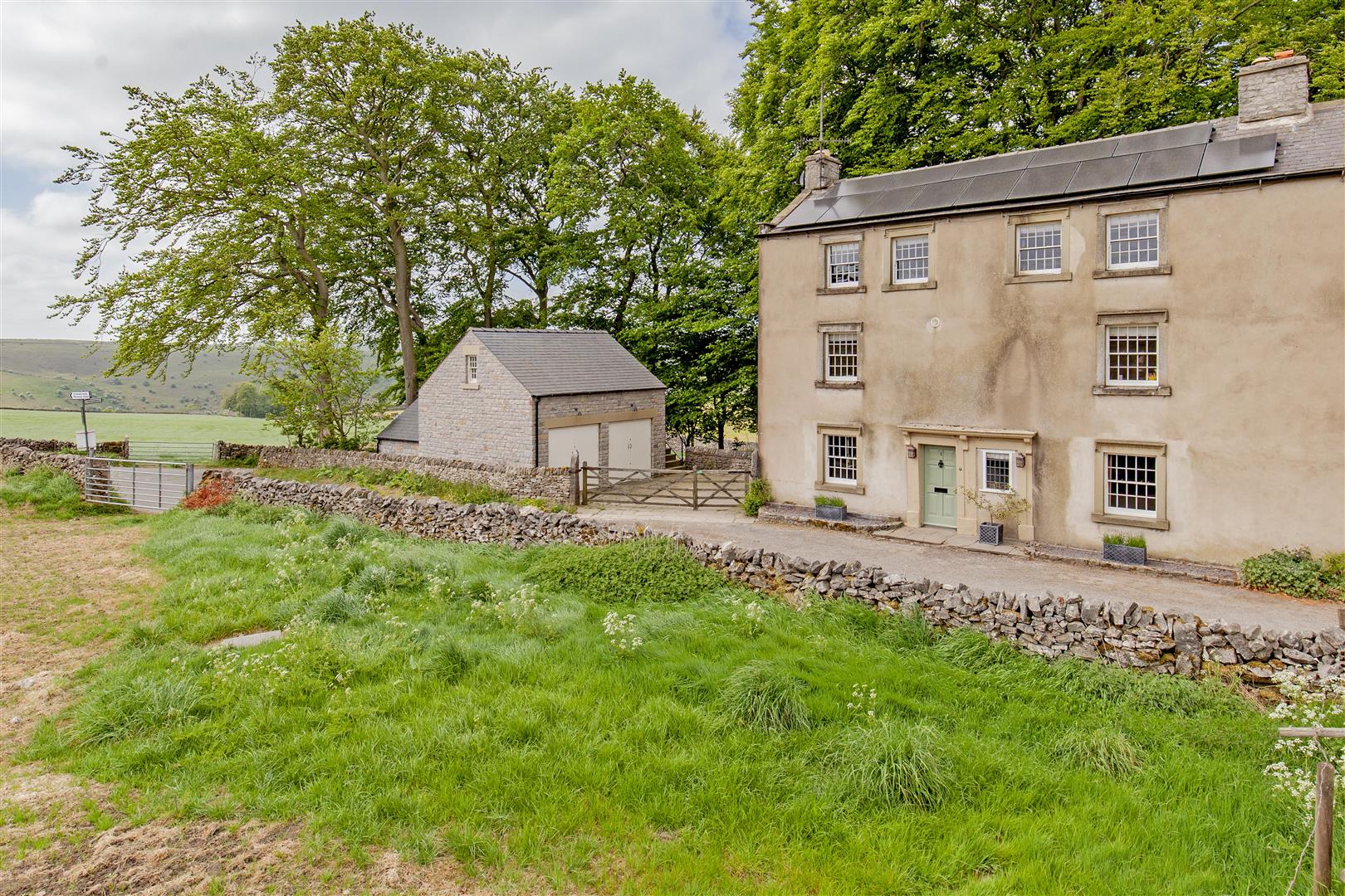 1, New Houses, Bottomhill Road, Cressbrook, SK17 8ST