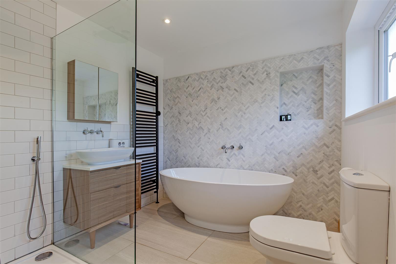 7, Aldern Way, Bakewell, Derbyshire, DE45 1AJ
