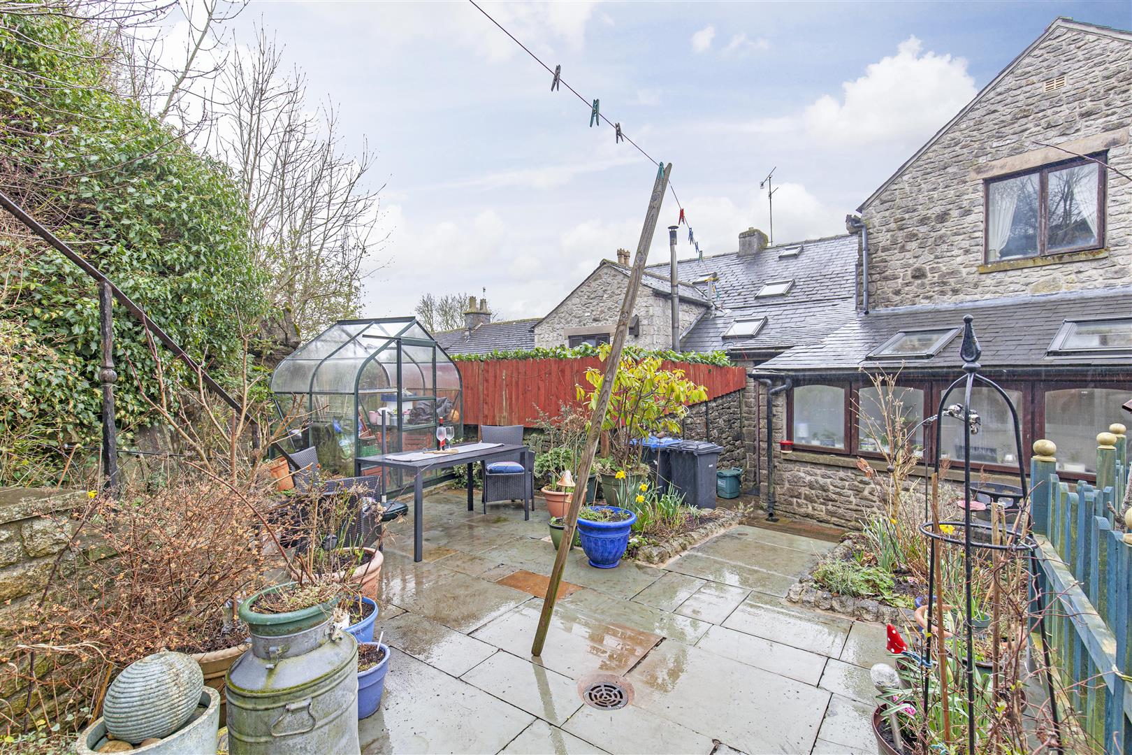 Field Cottage, 3 Bank View, Tideswell, SK17 8LU