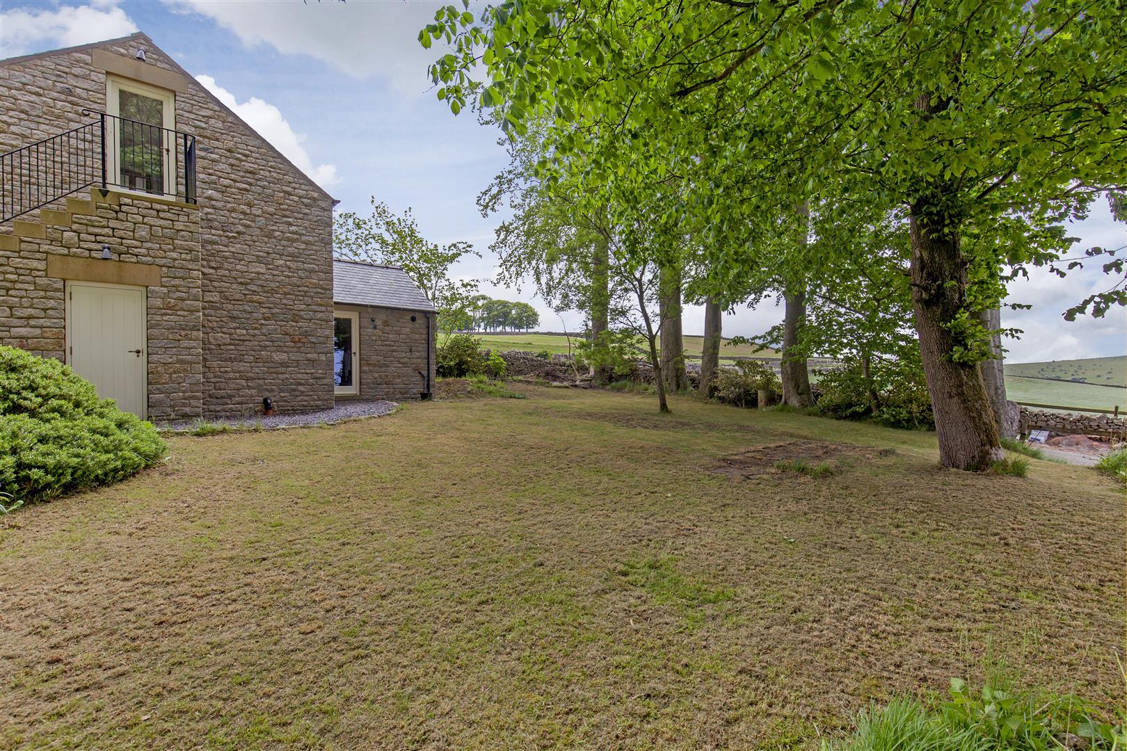 1, New Houses, Bottomhill Road, Cressbrook, SK17 8ST