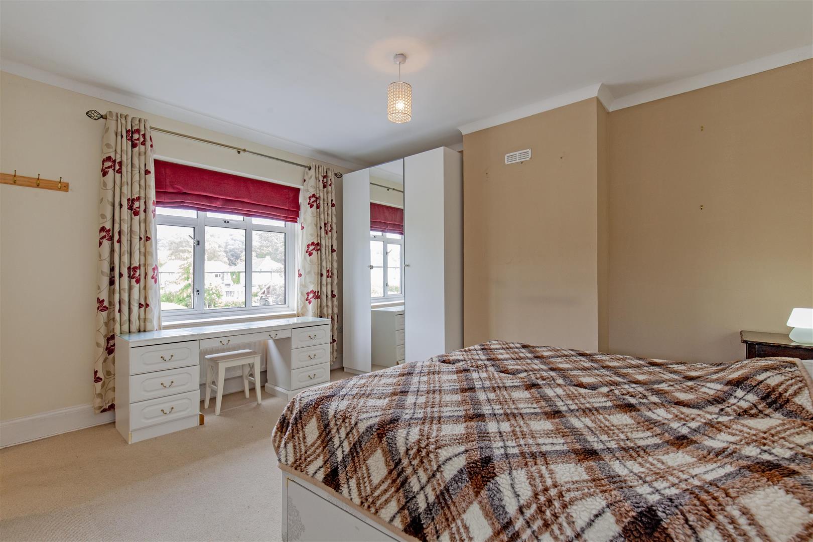 Marcroft, Haddon Road, Bakewell, DE45 1EP