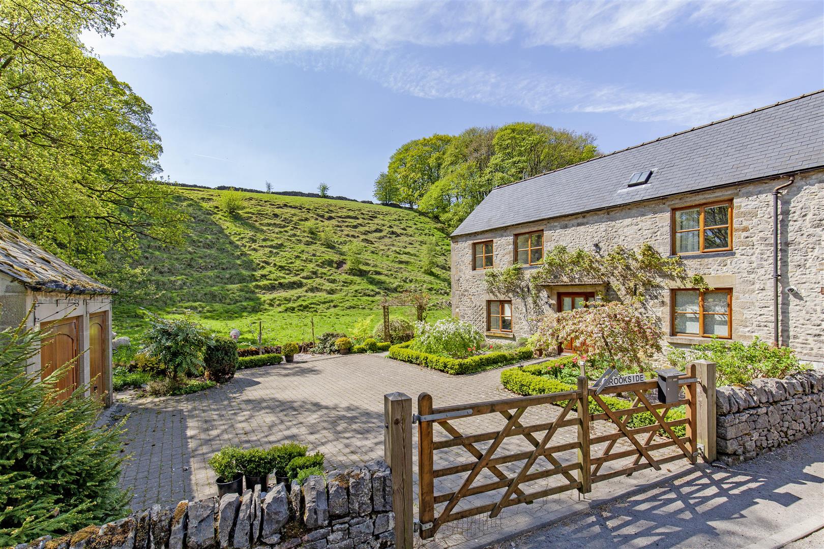 Brookside, Manchester Road, Tideswell, SK17 8LL