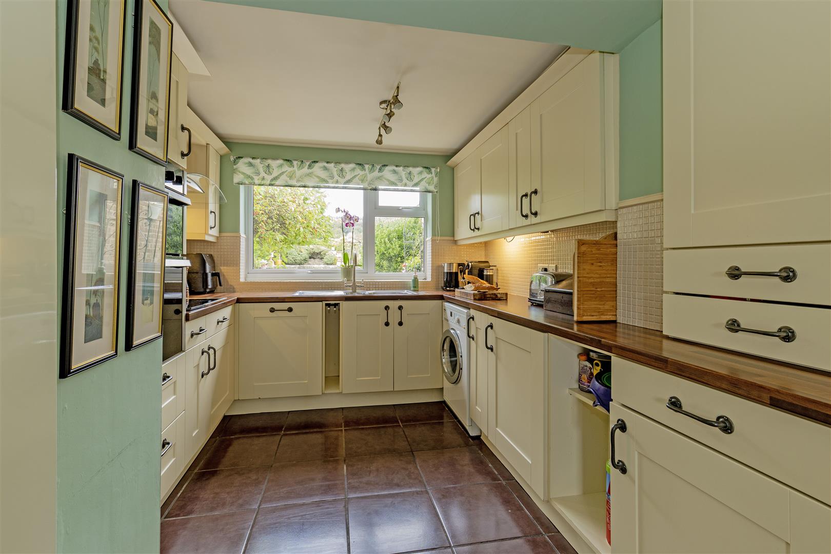11, Moorfield, Matlock, DE4 3HF