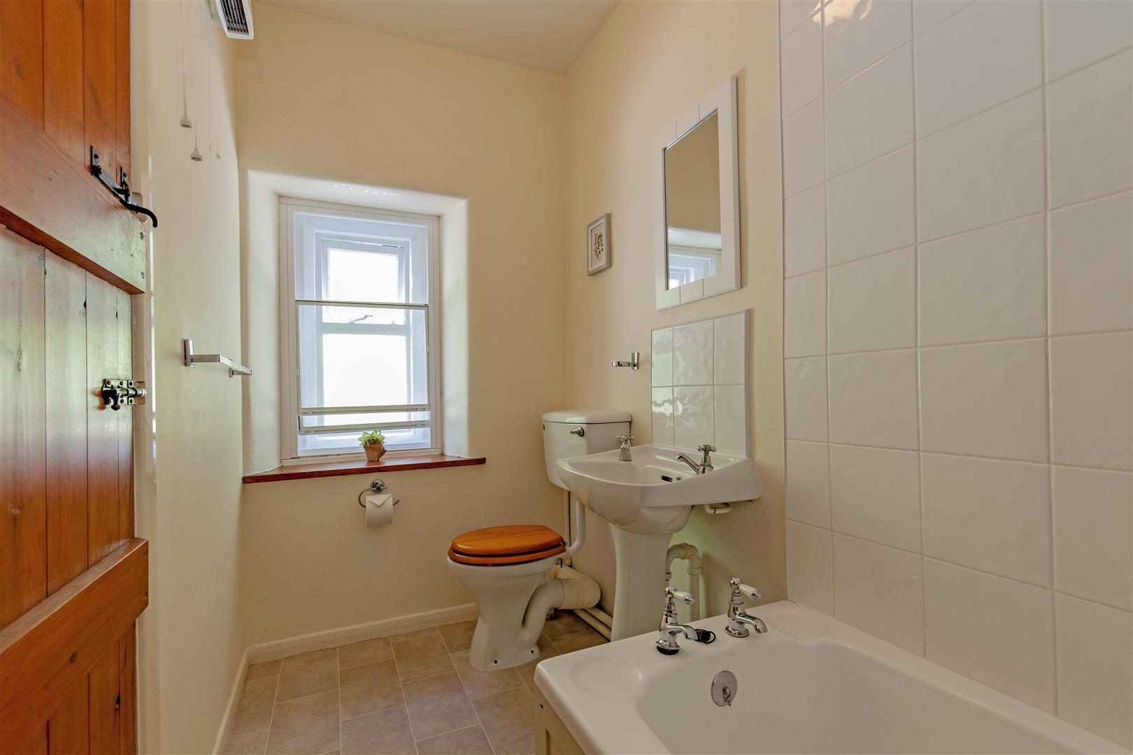 43, Middle Row, Cressbrook, Buxton, Derbyshire, SK17 8SX