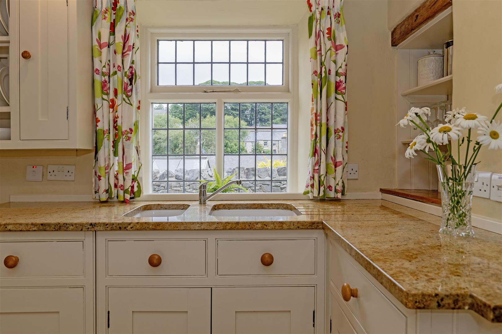 Acorn Cottage, 2 Wheston Bank, Tideswell, SK17 8LJ