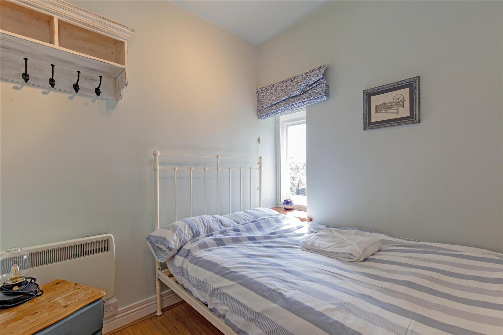 43, Middle Row, Cressbrook, Buxton, Derbyshire, SK17 8SX