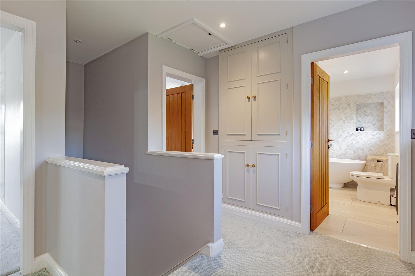 7, Aldern Way, Bakewell, Derbyshire, DE45 1AJ