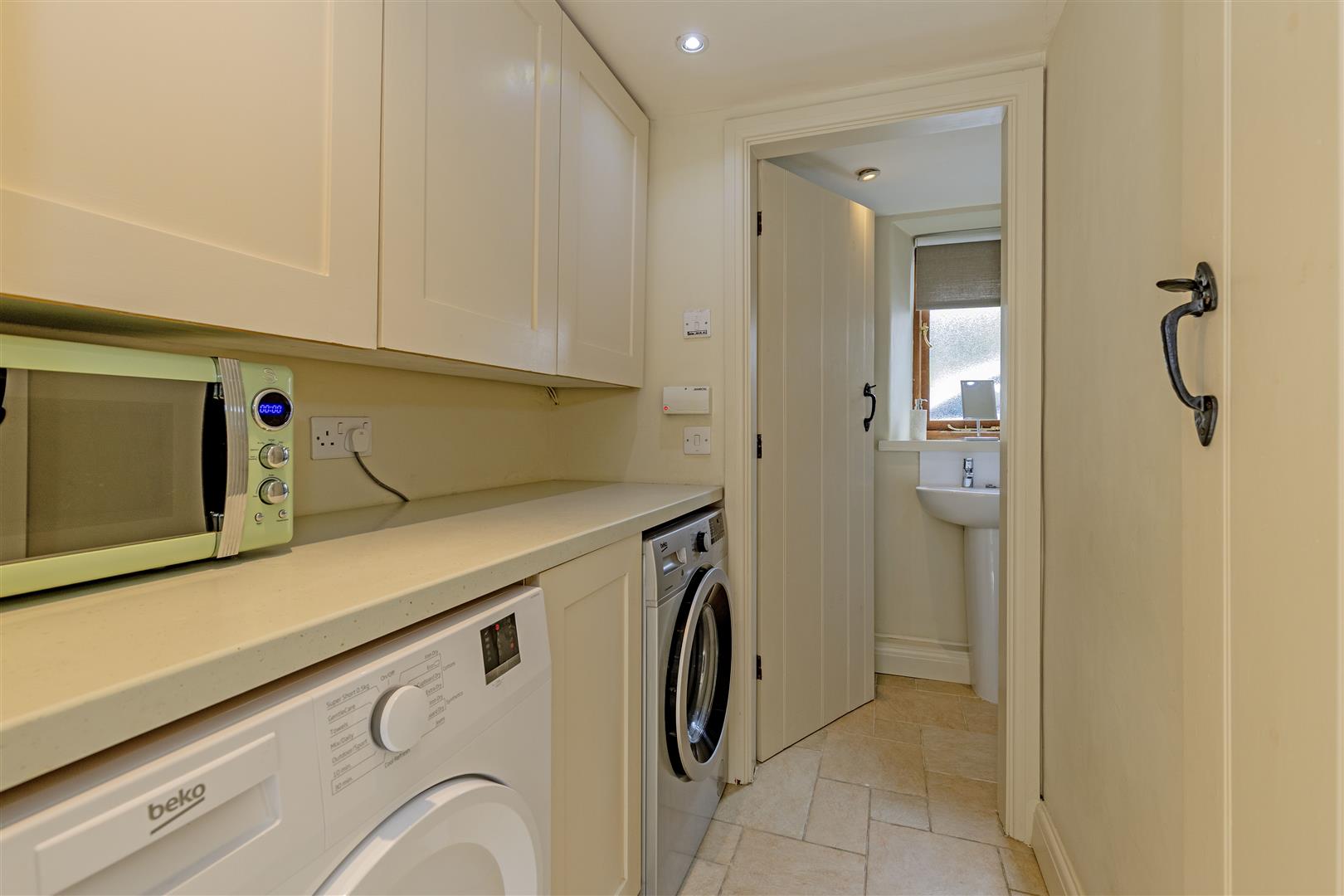 Acorn Cottage, 2 Wheston Bank, Tideswell, SK17 8LJ