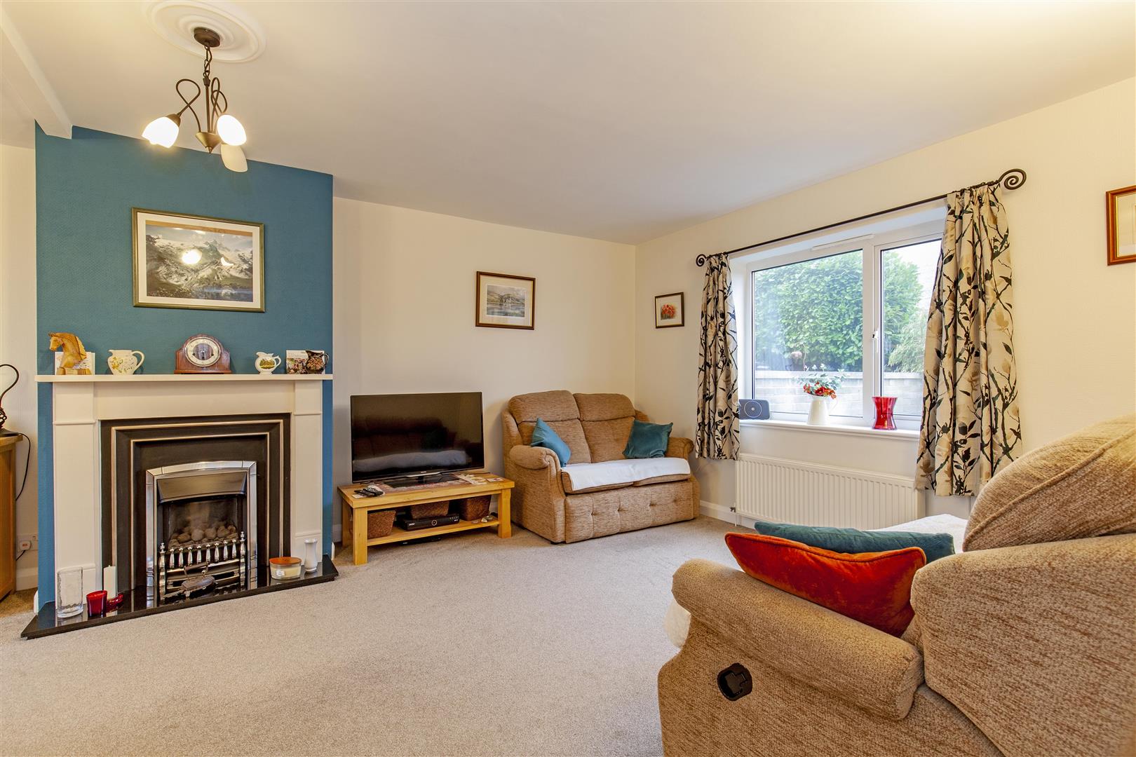 60, Pinfold Road, Tideswell, Buxton, Derbyshire, SK17 8PN