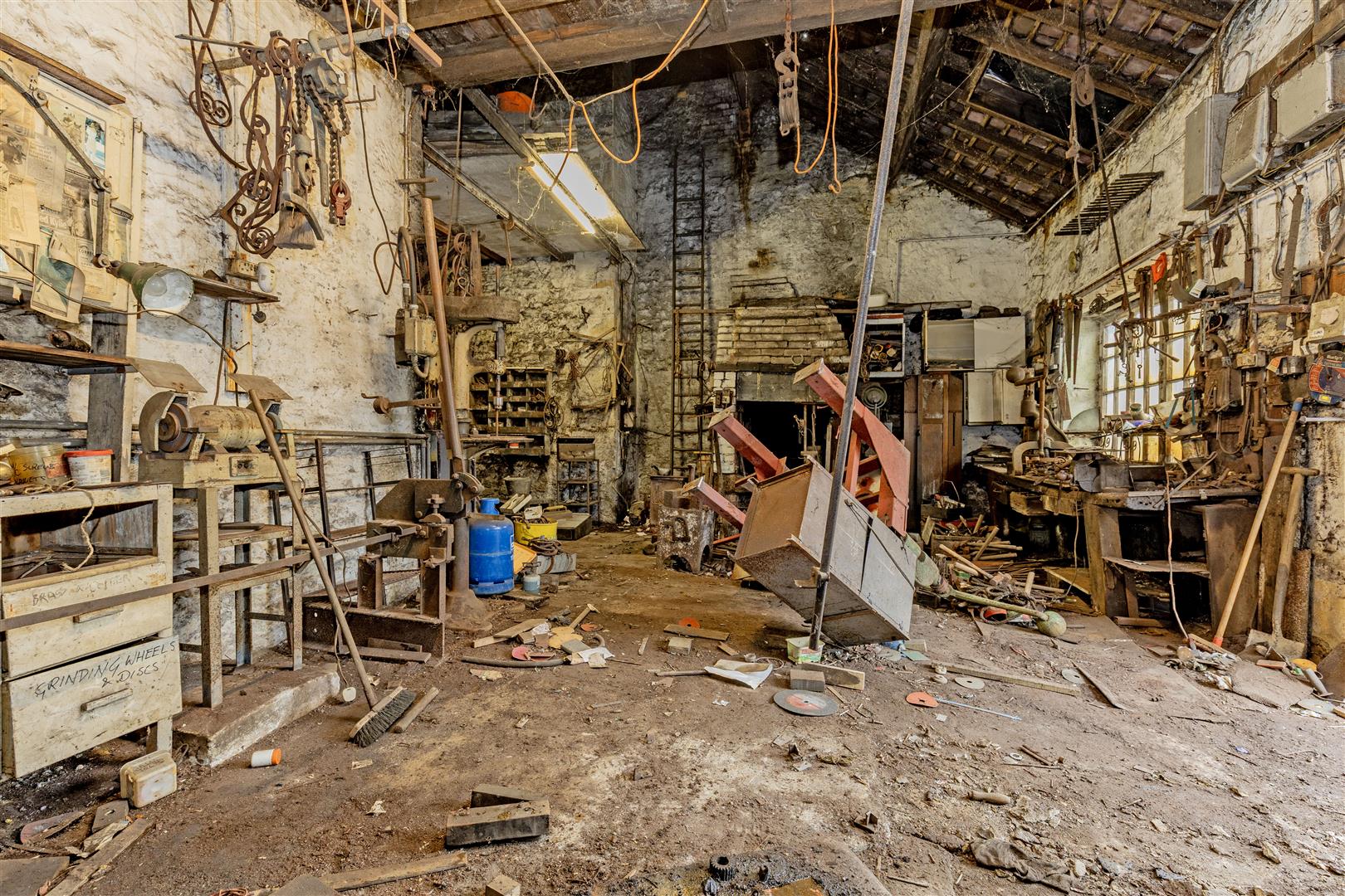 The Blacksmiths Shop, Monyash Road, Bakewell, DE45 1FG