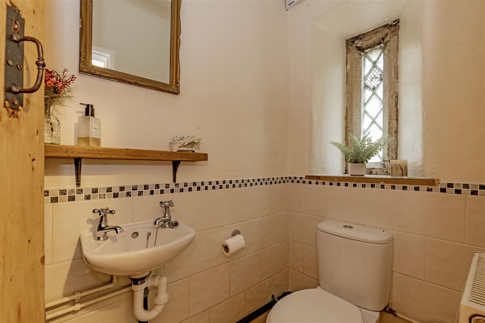 46, Middle Row, Cressbrook, Buxton, Derbyshire, SK17 8SX