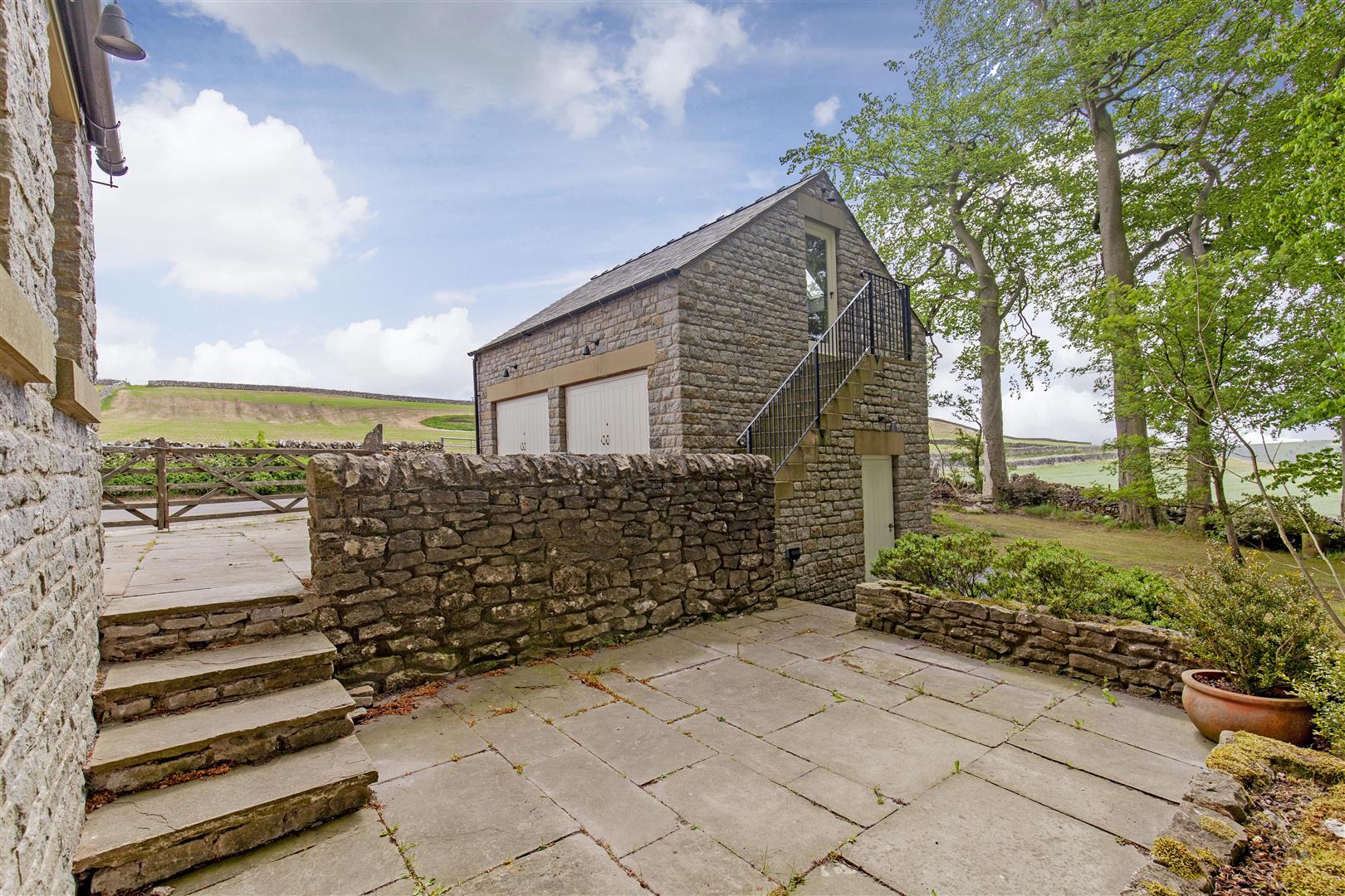1, New Houses, Bottomhill Road, Cressbrook, SK17 8ST
