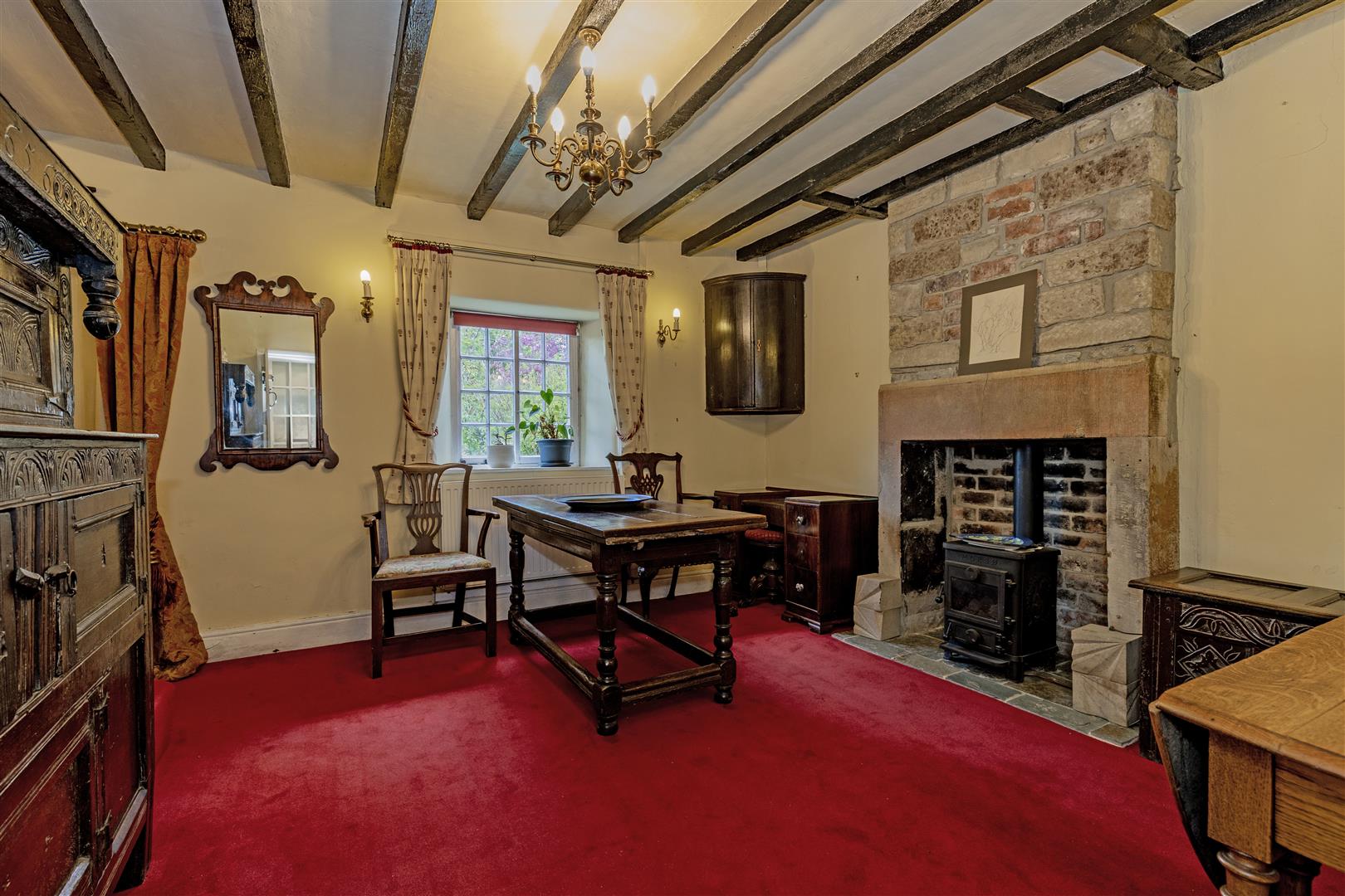 Castle Hill Farmhouse, Baslow Road, Bakewell, DE45 1AA
