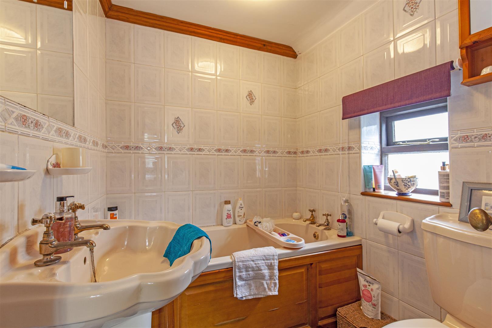 Field Cottage, 3 Bank View, Tideswell, SK17 8LU