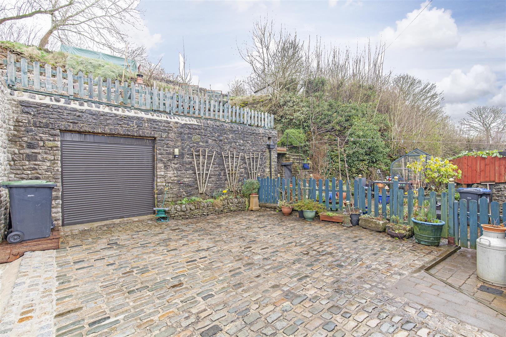Field Cottage, 3 Bank View, Tideswell, SK17 8LU