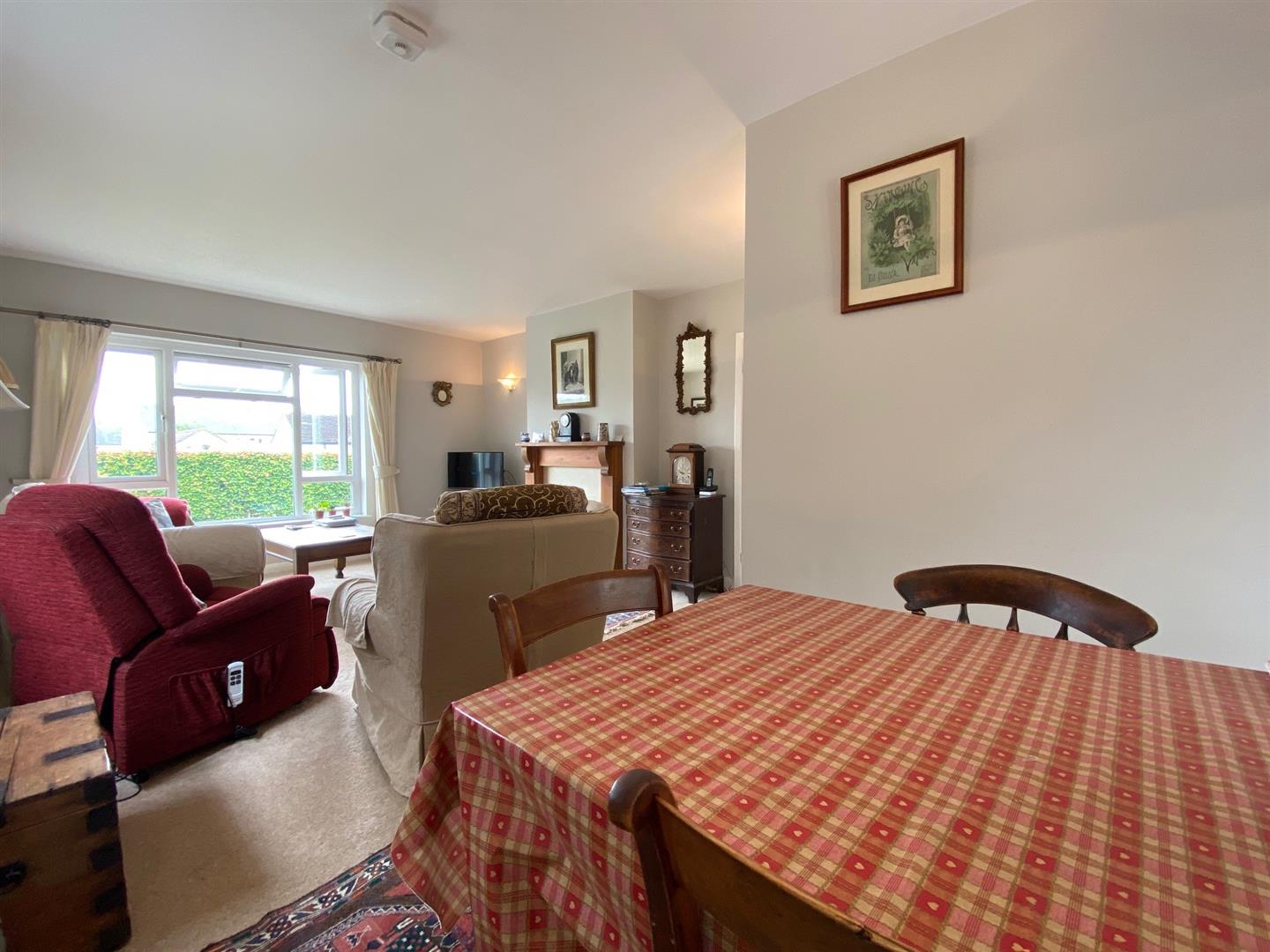 Peaklands, Grisedale Road West, Great Longstone, Bakewell, DE45 1TU