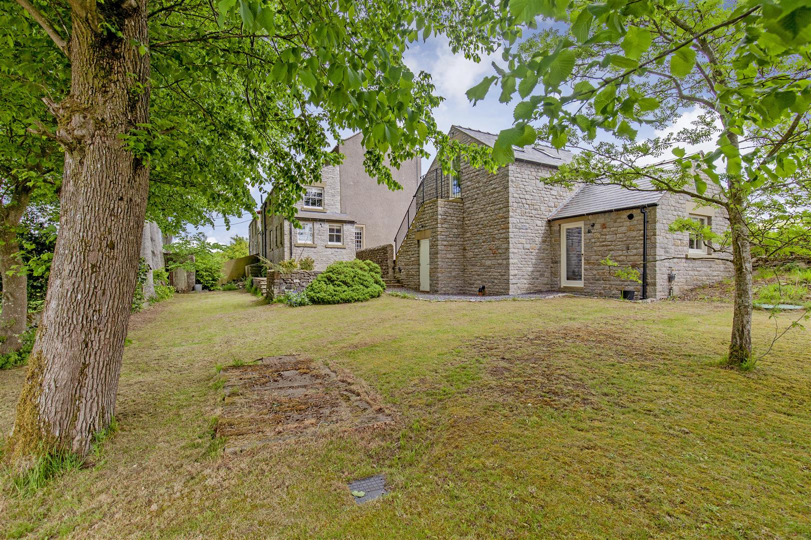 1, New Houses, Bottomhill Road, Cressbrook, SK17 8ST