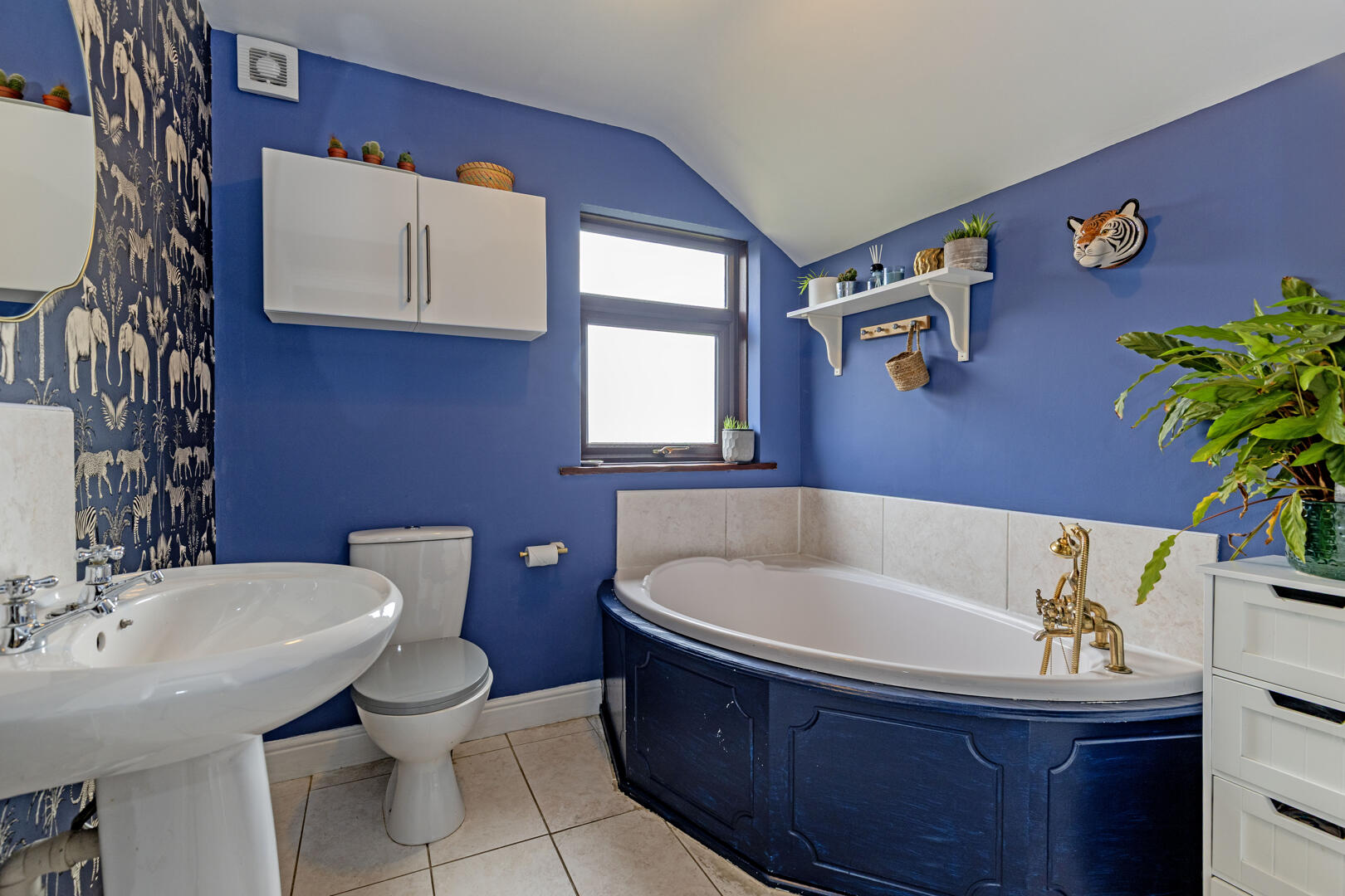 Moorfield, Alma Road, Tideswell, SK17 8ND