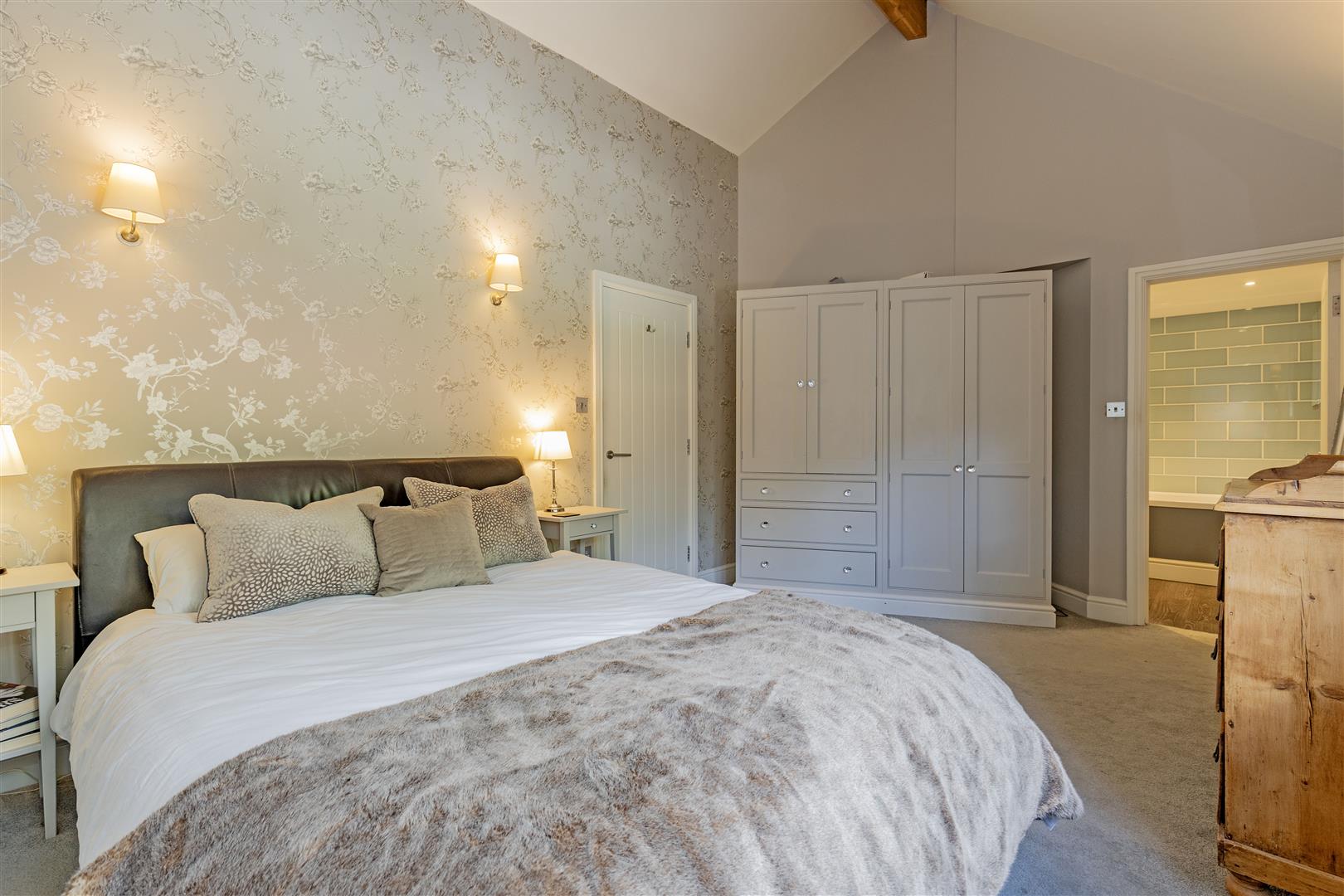 Cluden Bank, Main Street, Great Longstone, DE45 1TF