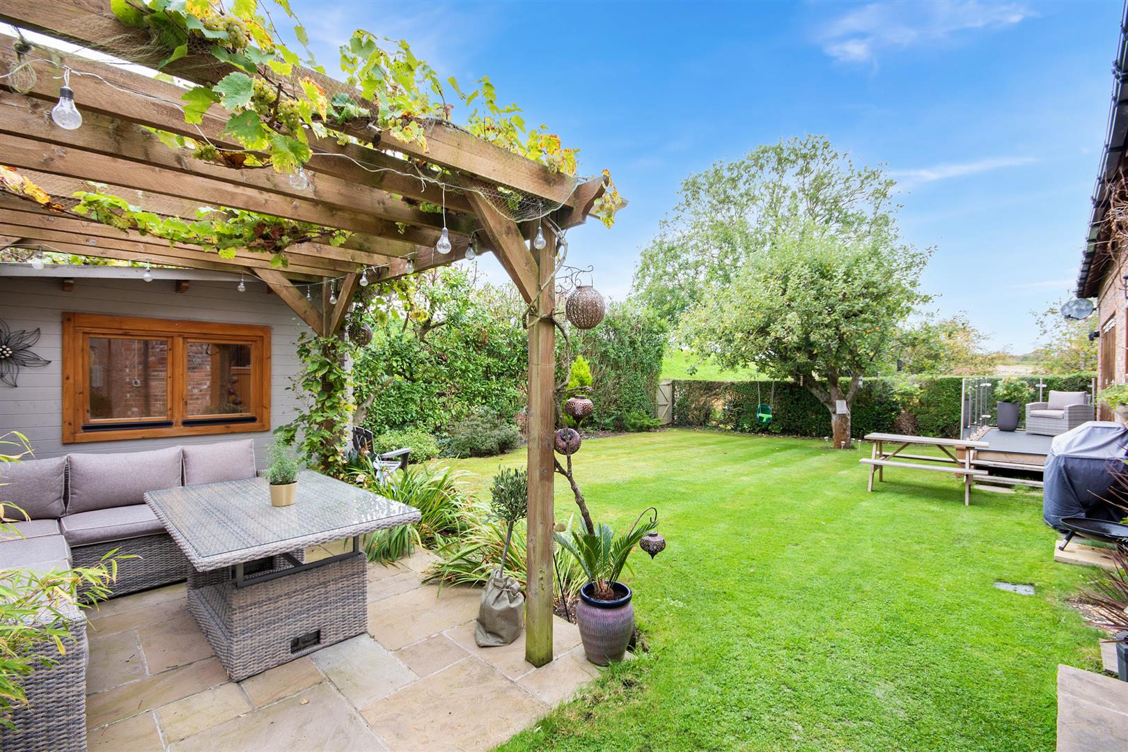 Wayside, Woodall Lane, Harthill, S26 7YQ