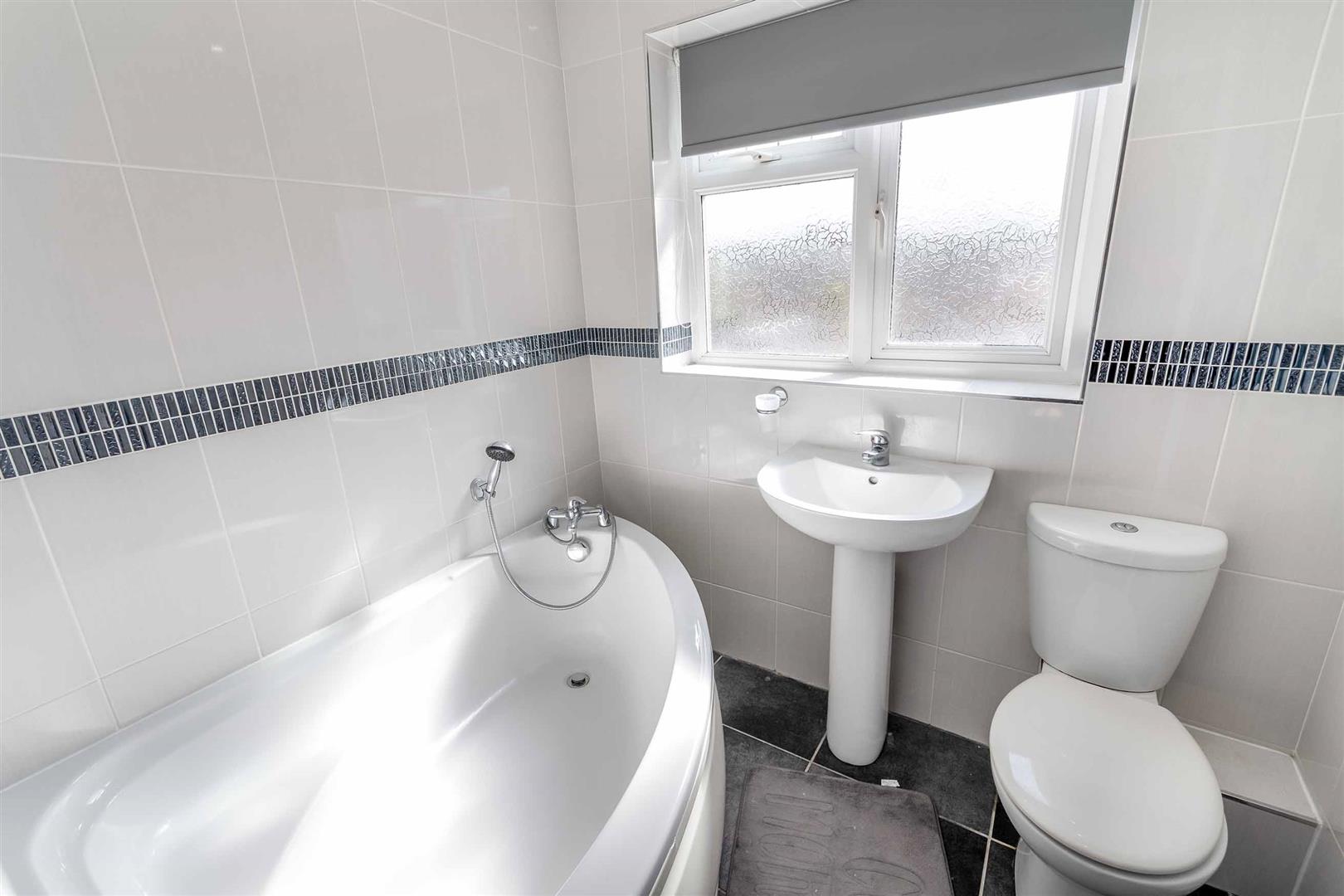 53, Holyrood Rise, Bramley, Rotherham, S66 3QB