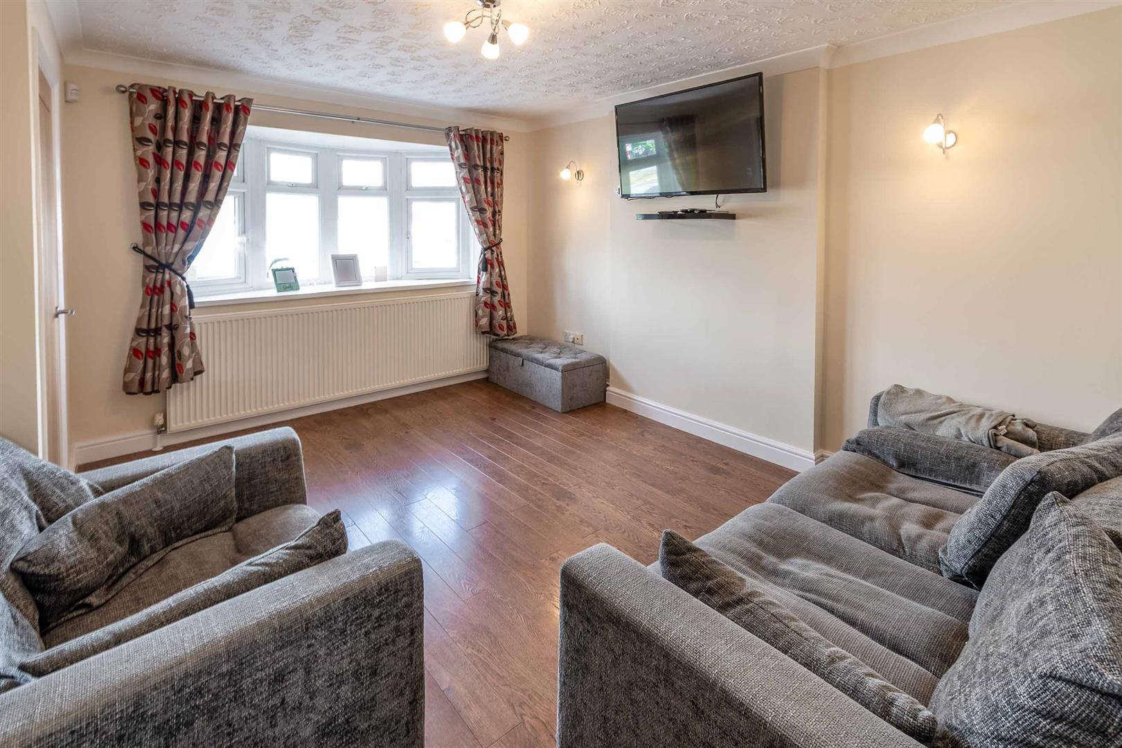 53, Holyrood Rise, Bramley, Rotherham, S66 3QB