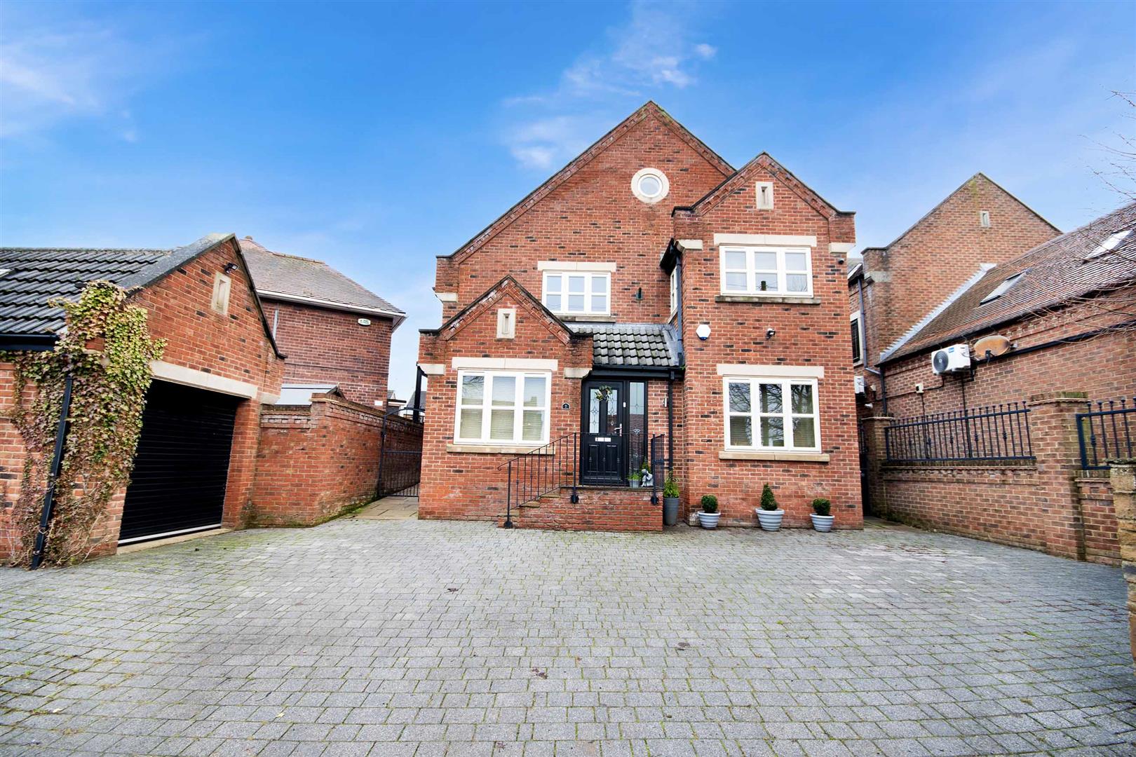 7, Doncaster Road, Braithwell, Rotherham, S66 7BB