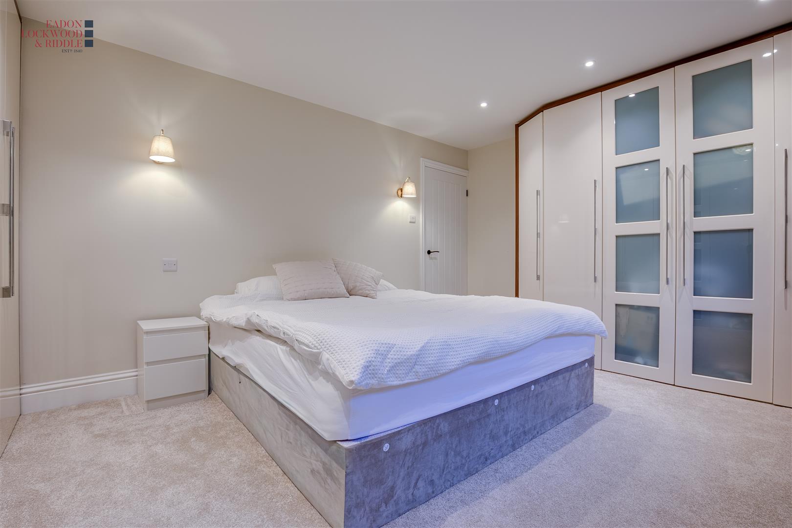 8, Pinchfield Court, Wickersley, Rotherham, S66 1FE