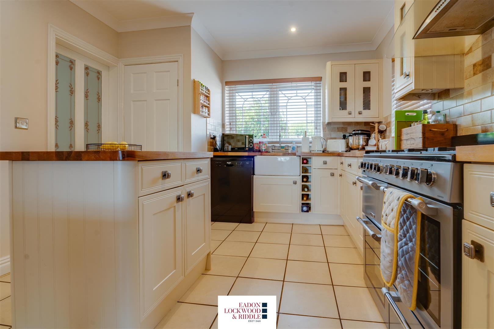 9, Lesmond Crescent, Little Houghton, Barnsley, S72 0EZ