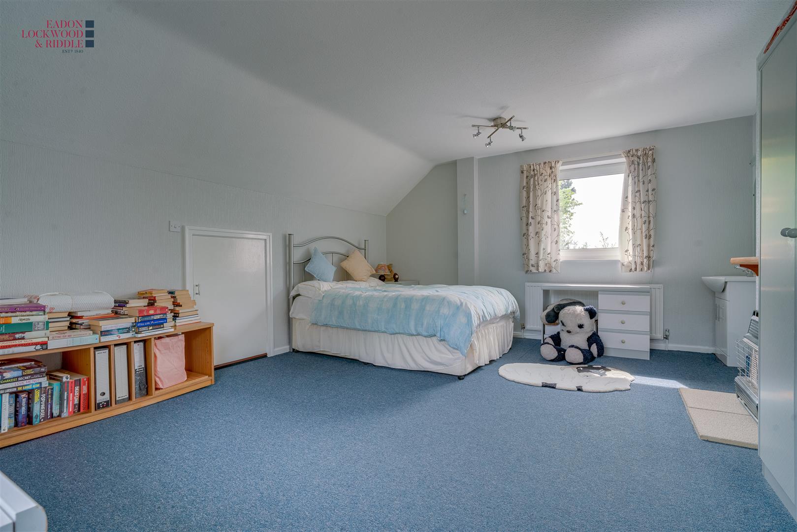 Farndale, Sitwell Grove, Rotherham, S60 3AY