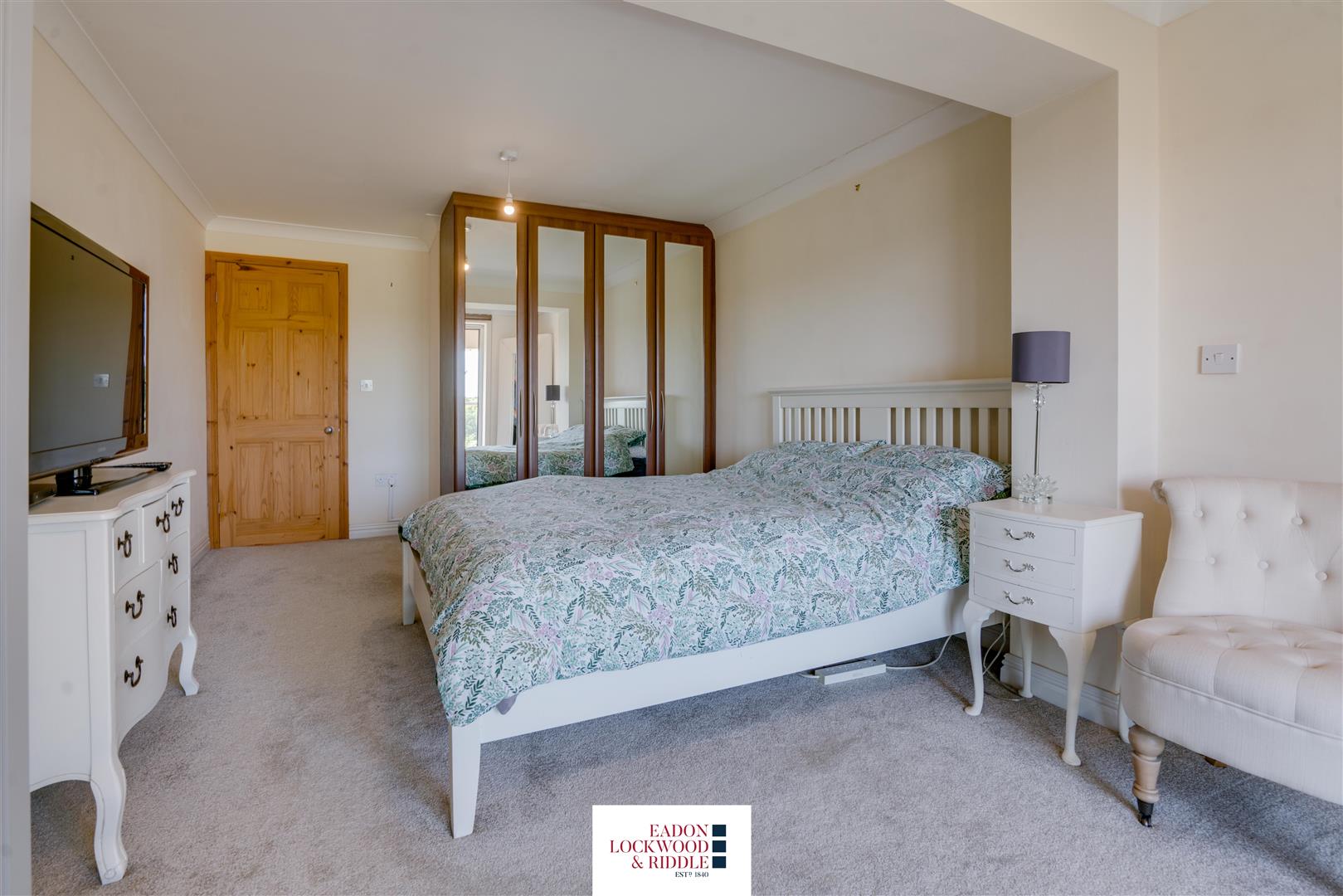 9, Lesmond Crescent, Little Houghton, Barnsley, S72 0EZ