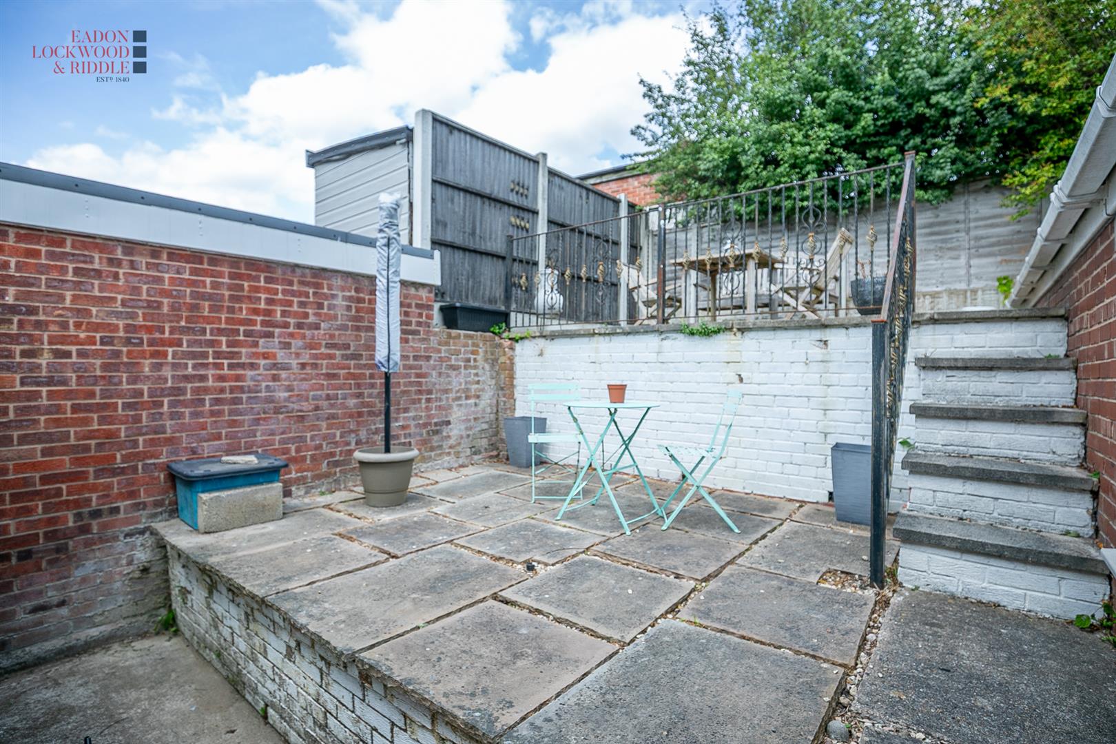 90, Hill View Road, Rotherham, S61 2AJ