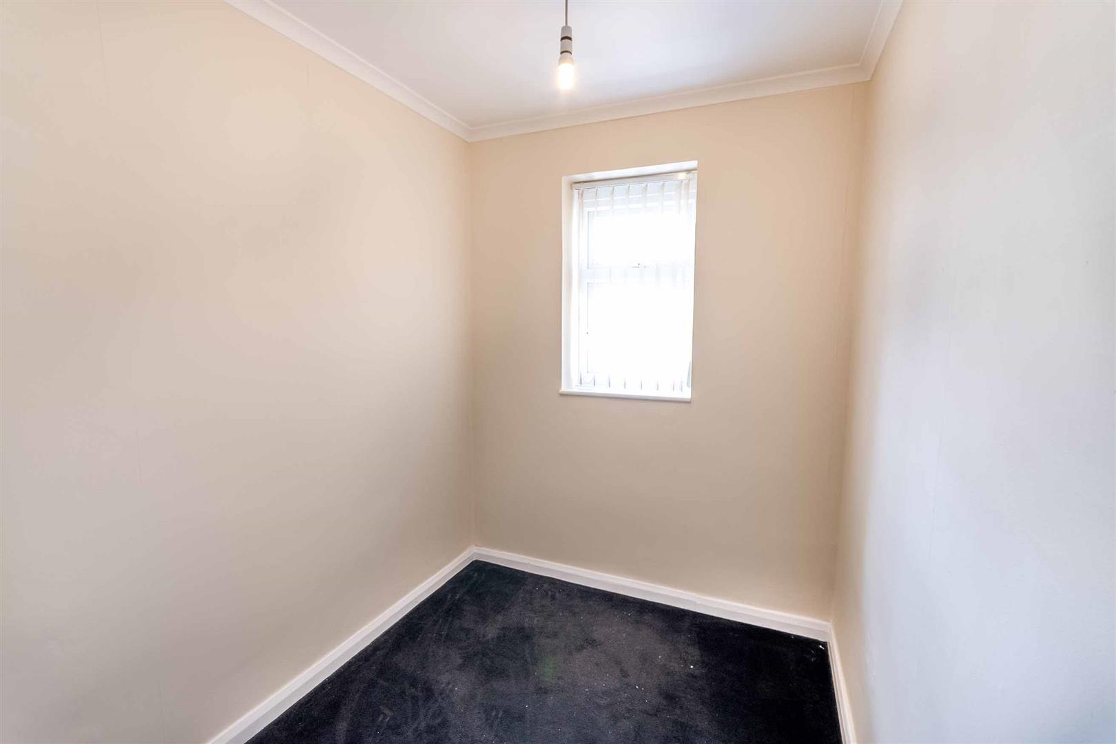 53, Holyrood Rise, Bramley, Rotherham, S66 3QB