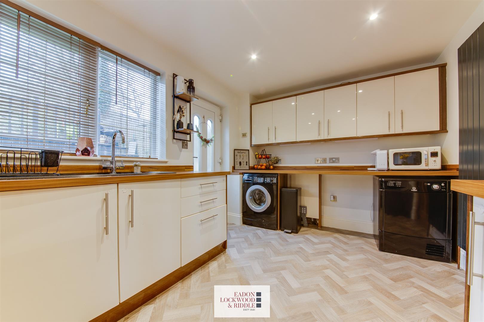28, Vicarage Close, Rotherham, S65 3QL