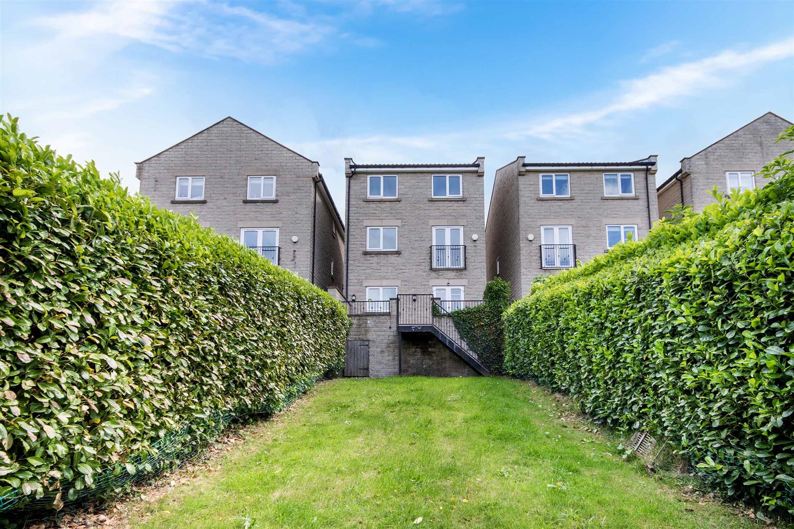 4, Greaves Sike Lane, Micklebring, Rotherham, S66 7RR
