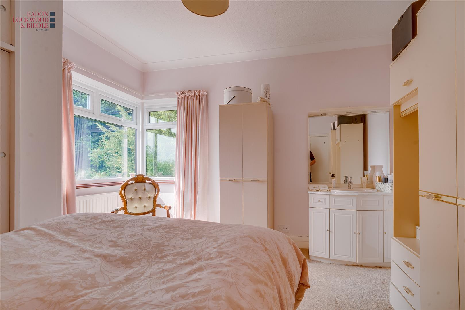 Farndale, Sitwell Grove, Rotherham, S60 3AY