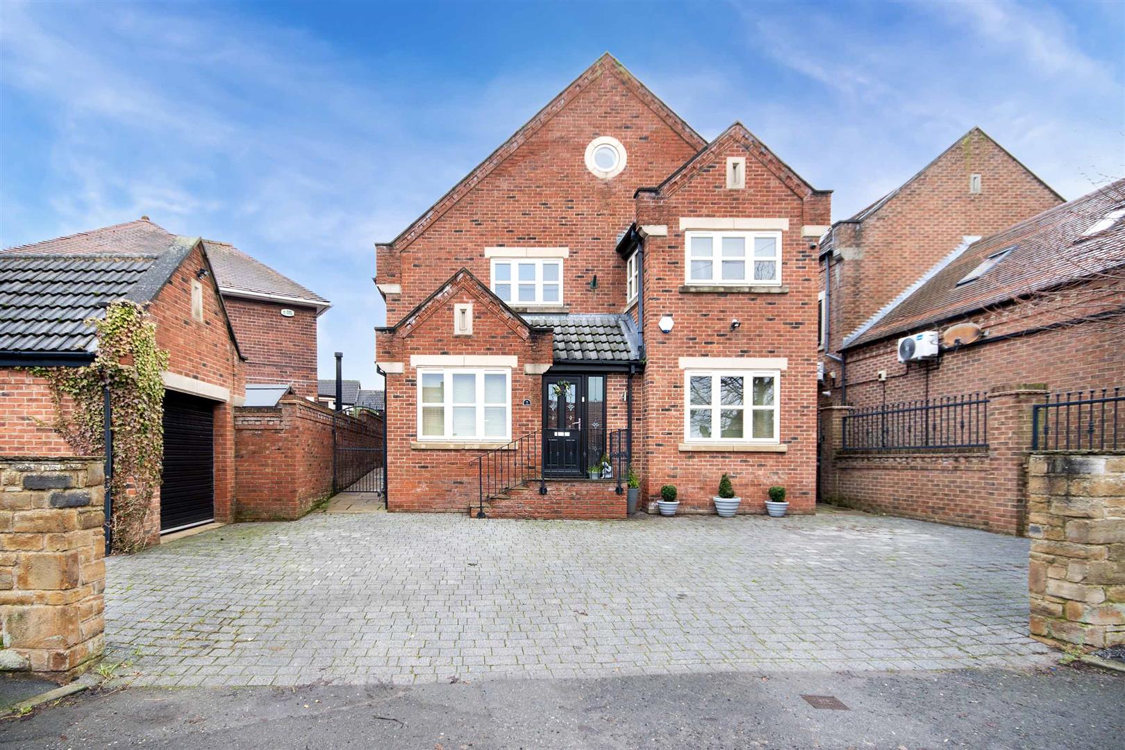7, Doncaster Road, Braithwell, Rotherham, S66 7BB