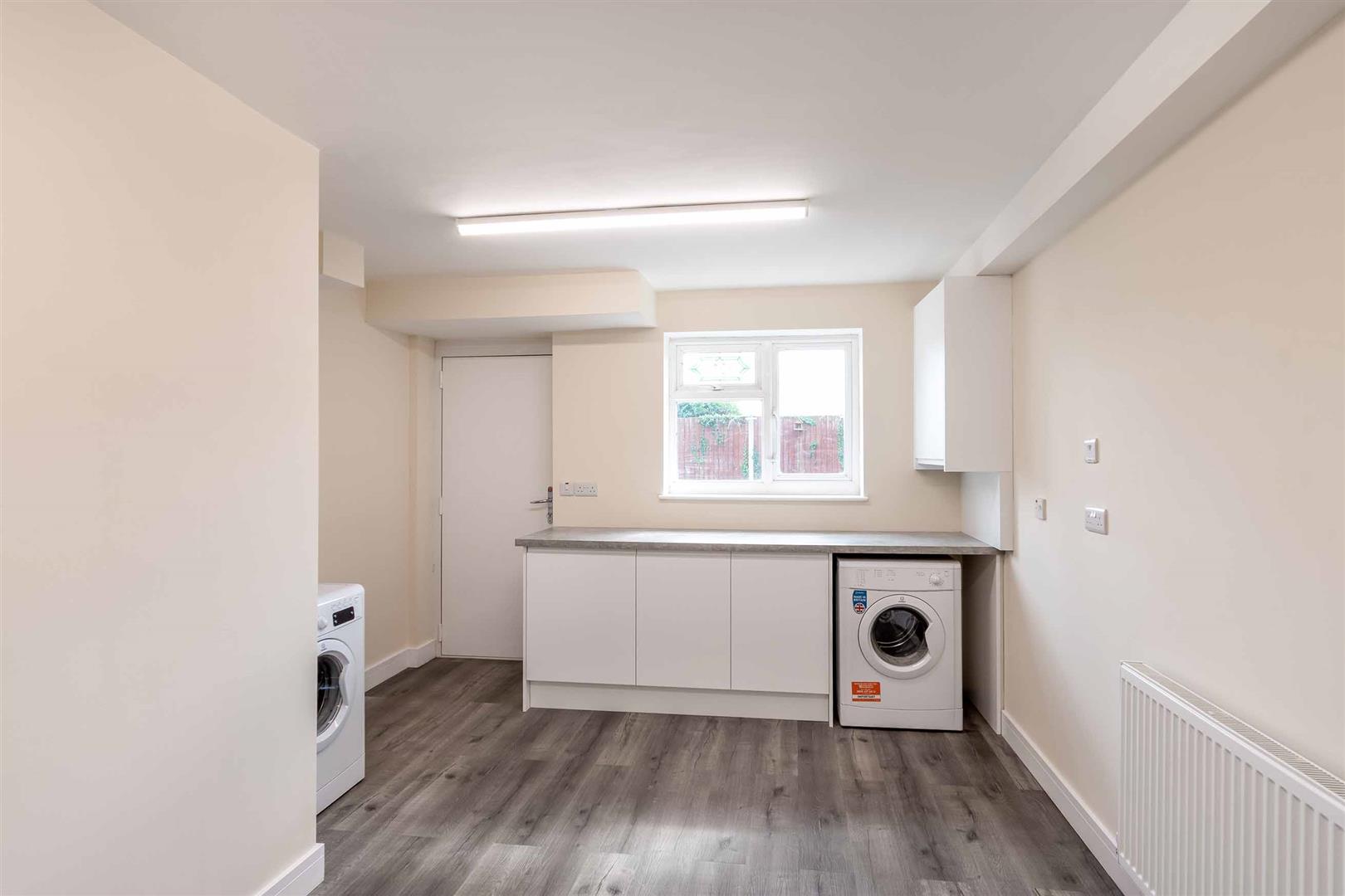 53, Holyrood Rise, Bramley, Rotherham, S66 3QB