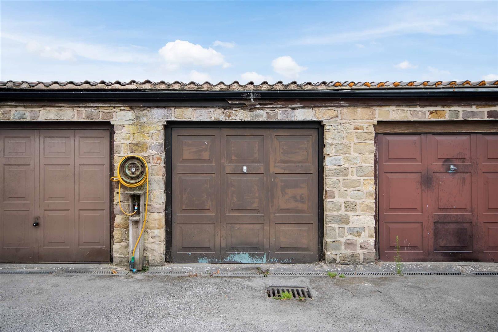 2, Holly Barn Fold, Hooton Roberts, Rotherham, S65 4PL
