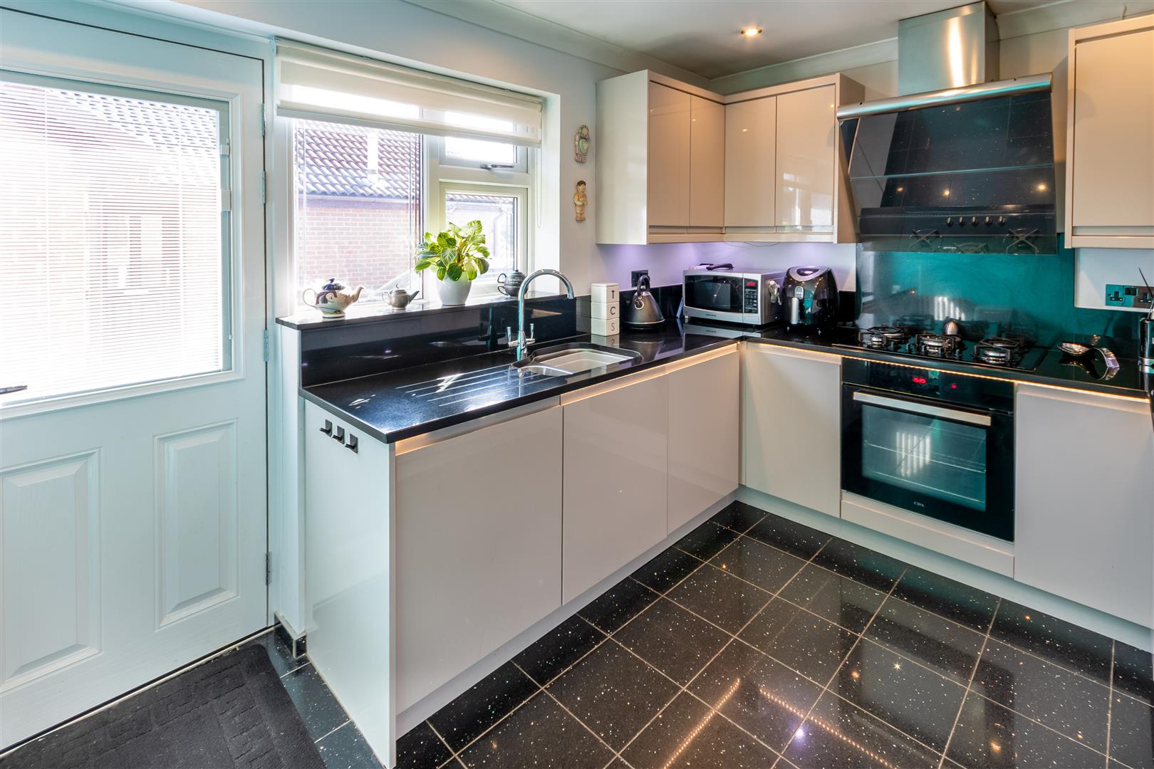 16, Moorhouse Close, Whiston, Rotherham, S60 4NN