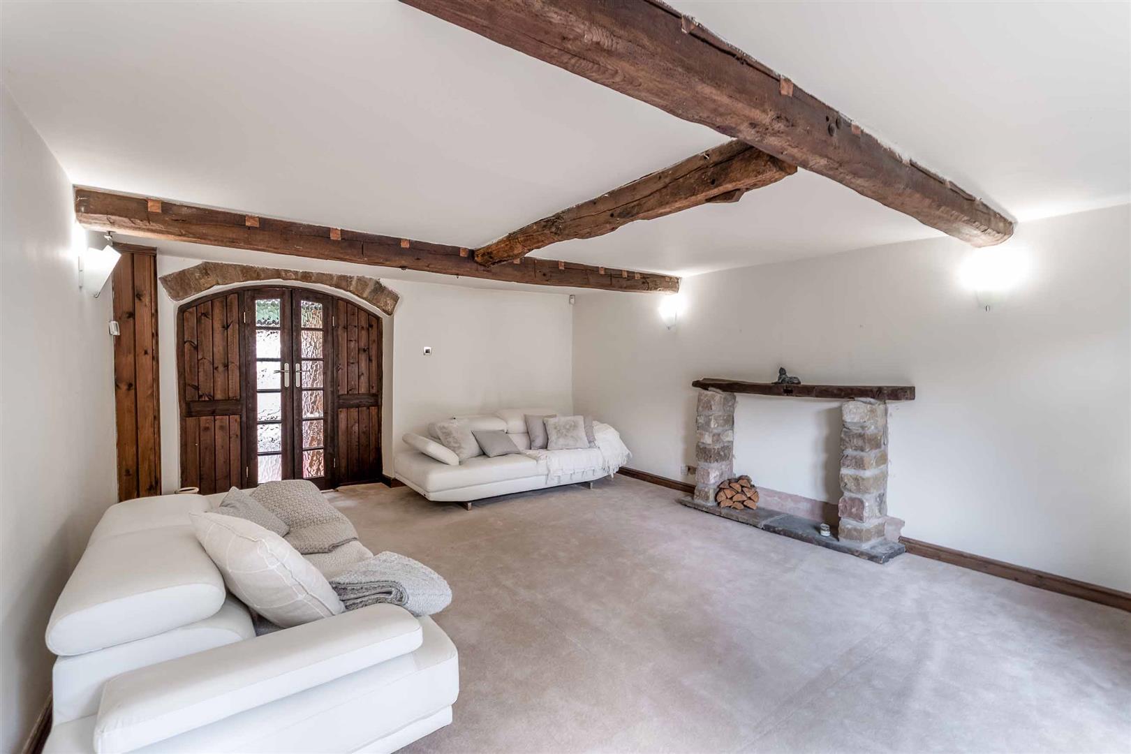 2, Holly Barn Fold, Hooton Roberts, Rotherham, S65 4PL