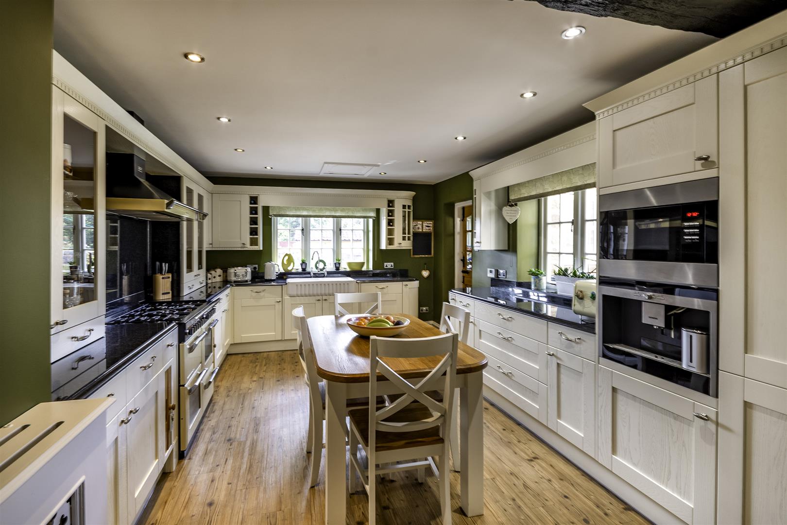 The Coach House, Doncaster Road, Hooton Roberts, Rotherham, S65 4PF