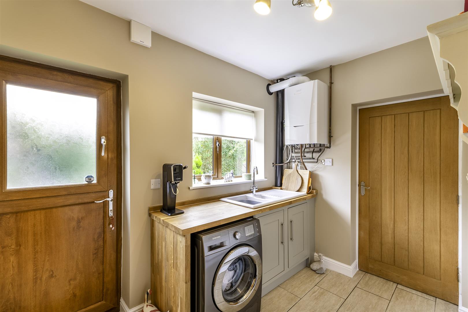 Wayside, Woodall Lane, Harthill, S26 7YQ