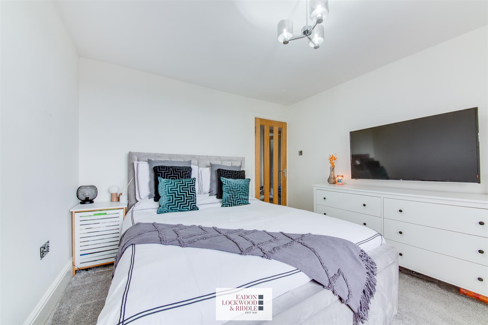 28, Vicarage Close, Rotherham, S65 3QL