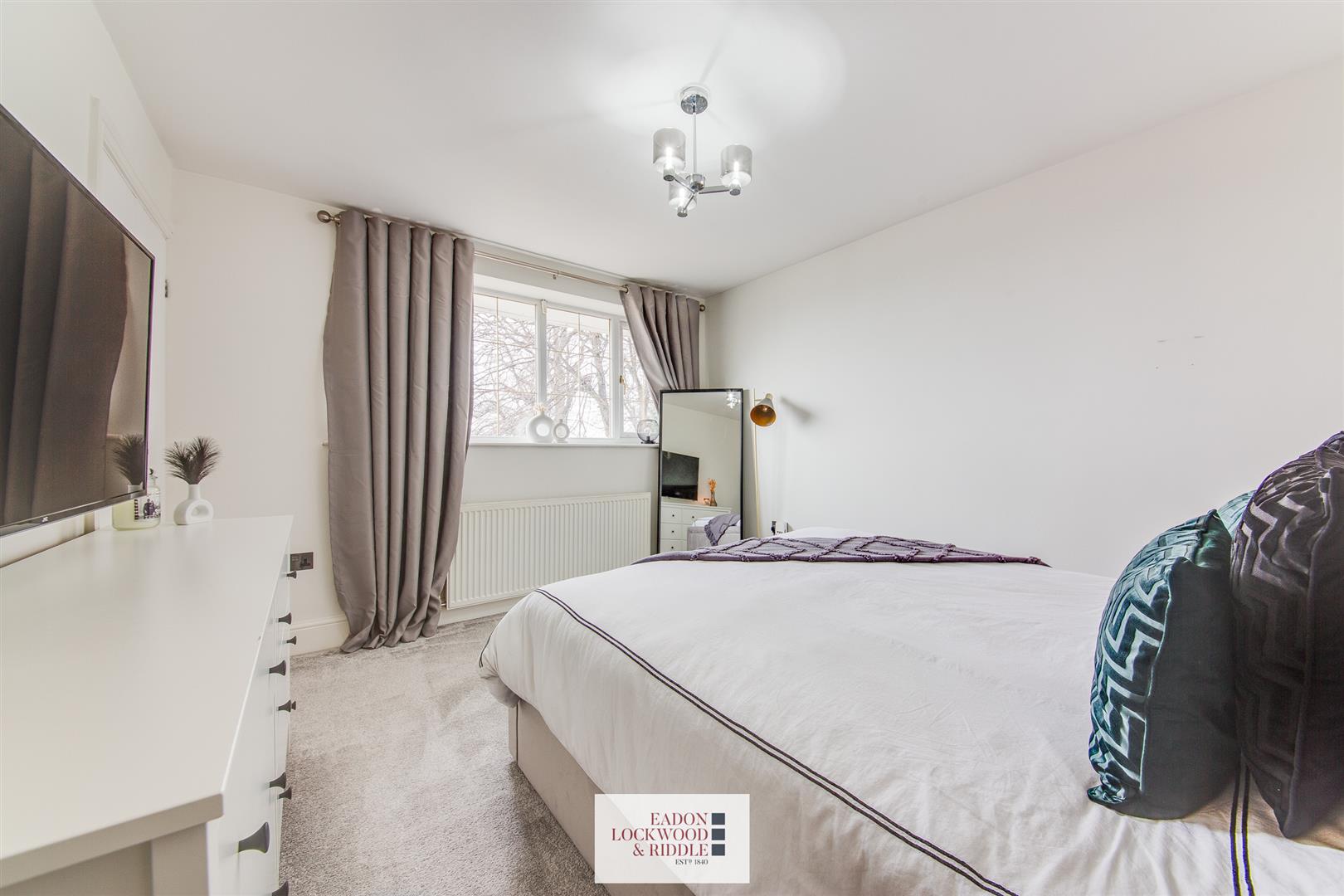 28, Vicarage Close, Rotherham, S65 3QL