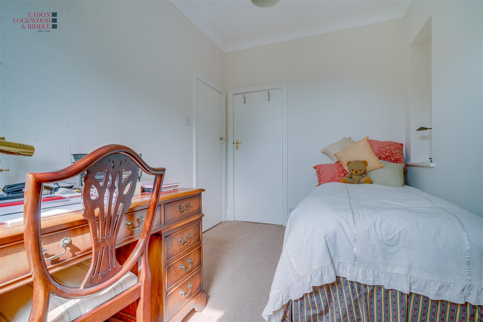 Farndale, Sitwell Grove, Rotherham, S60 3AY