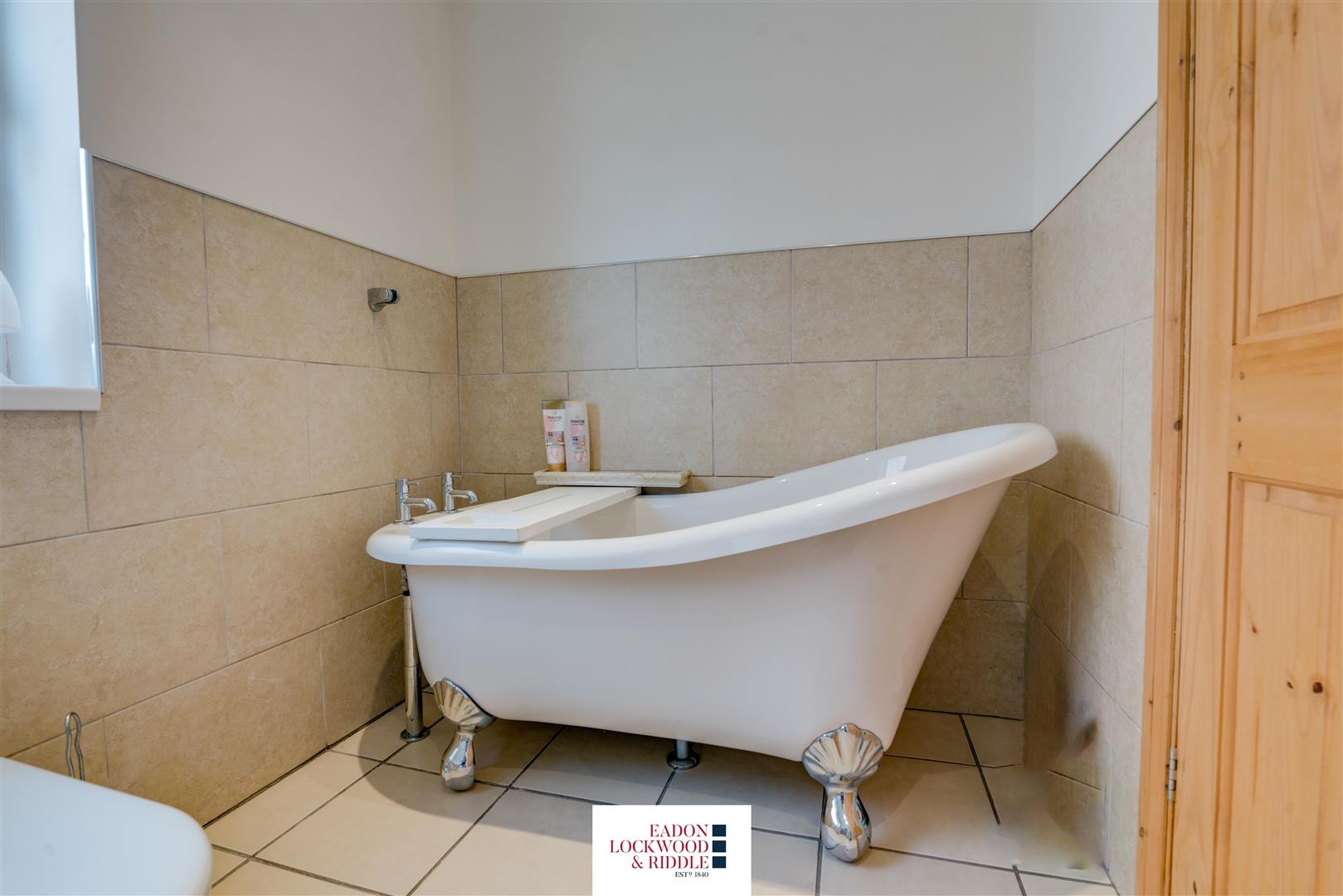 9, Lesmond Crescent, Little Houghton, Barnsley, S72 0EZ