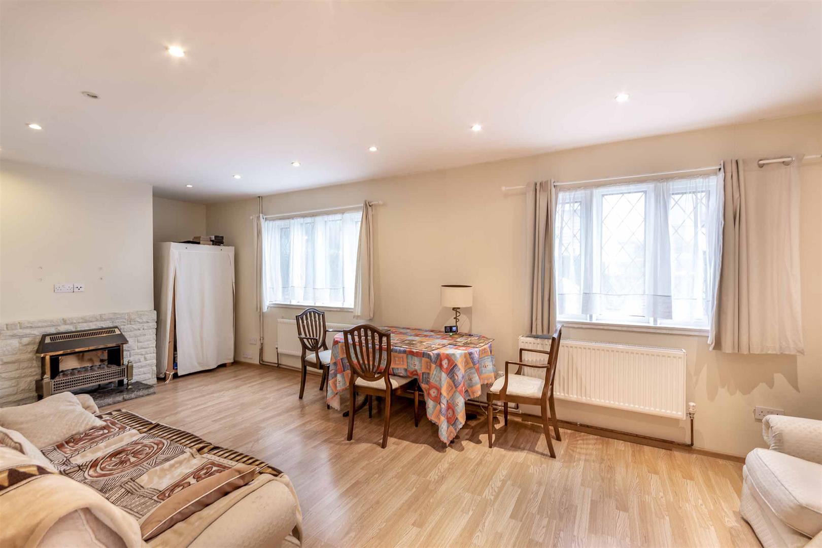 85, Foljambe Drive, Dalton, Rotherham, S65 4HG