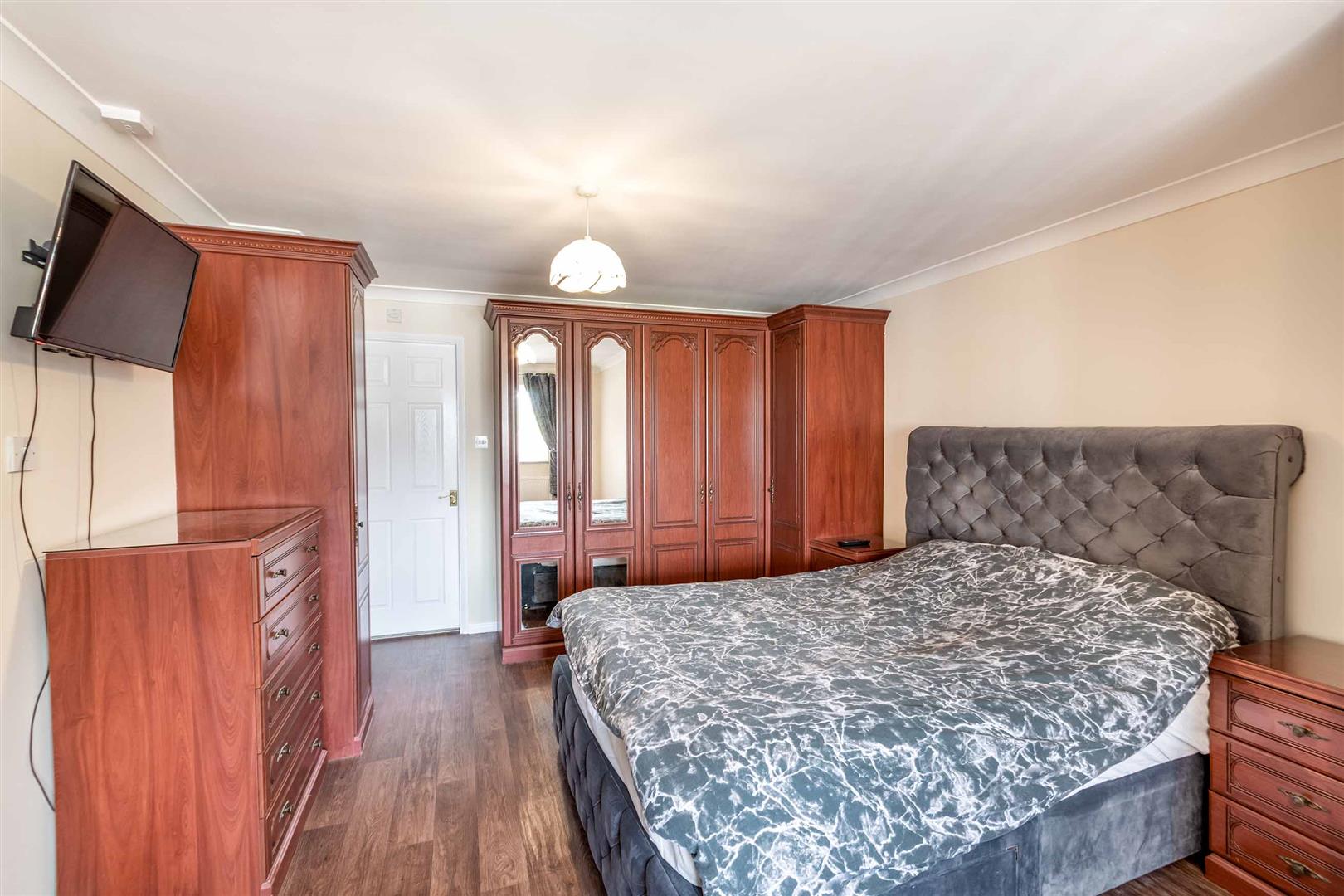 53, Holyrood Rise, Bramley, Rotherham, S66 3QB